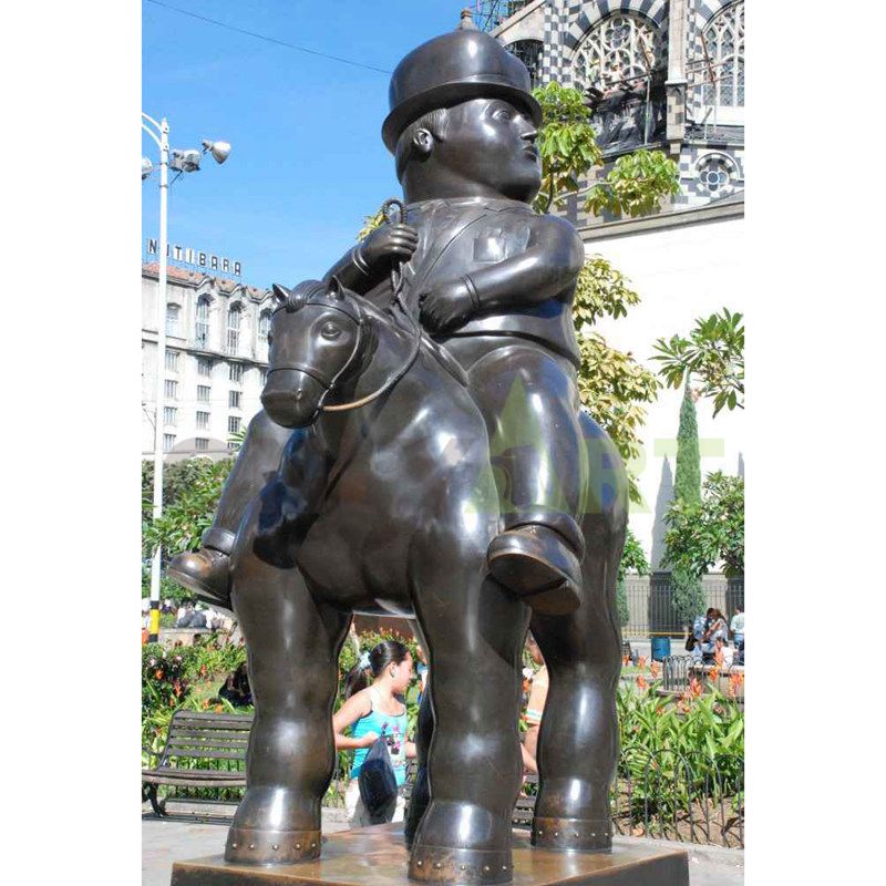 Fernando botero designed a bronze sculpture entitled Rapto de Europa