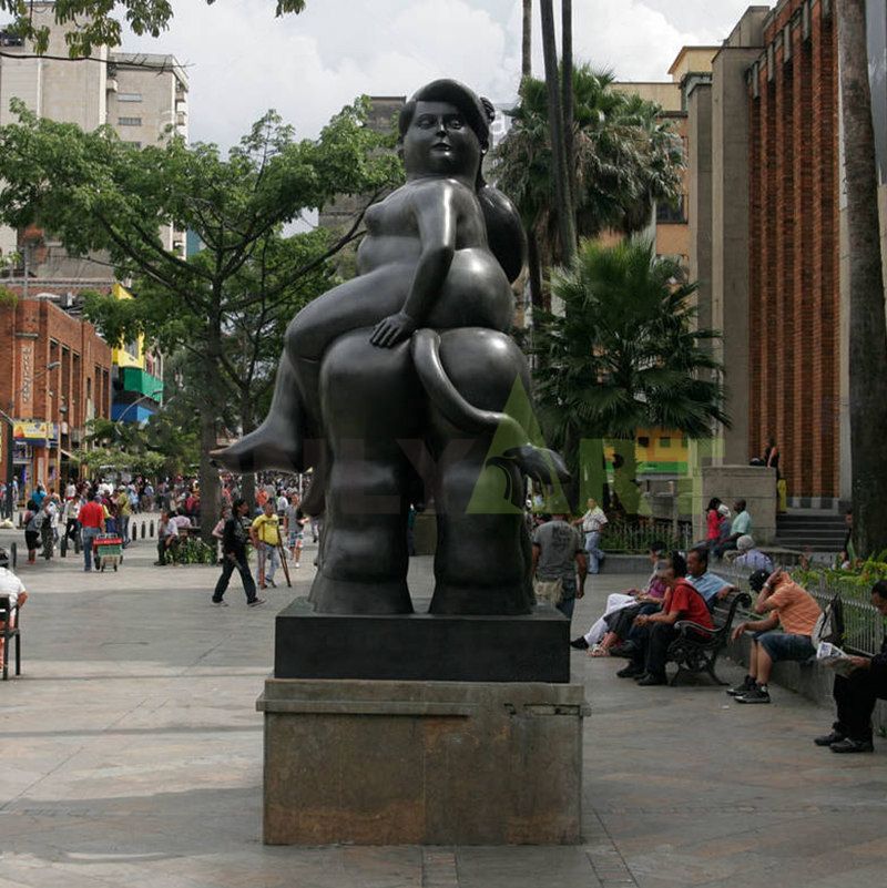 Fernando botero designed a bronze sculpture entitled Rapto de Europa