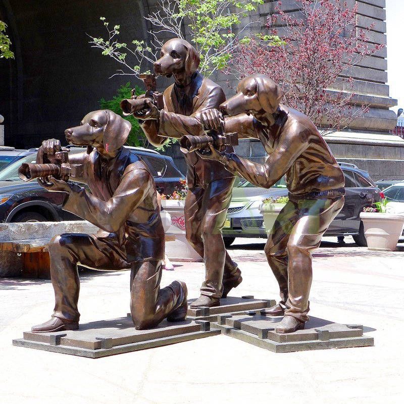 The Dogbato Memorial in New York.Bronze sculpture